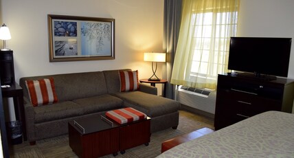 Staybridge Suites HOUSTON STAFFORD - SUGAR LAND Room Type - 1 Queen Studio Suite Comm Access Kitchen