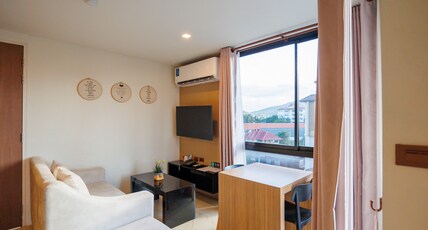 Cross Vibe Chiang Mai Decem Hotel Room Type - Family Corner Suite Triple Cross Vibe Chiang Mai Decem Hotel Room Type - Family Corner Suite Triple