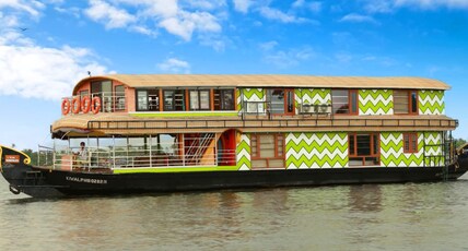 White Rose House Boat Room Type - 5 Bedroom Deluxe Private Houseboat - AC from 9 PM to 6 AM White Rose House Boat Room Type - 5 Bedroom Deluxe Private Houseboat - AC from 9 PM to 6 AM