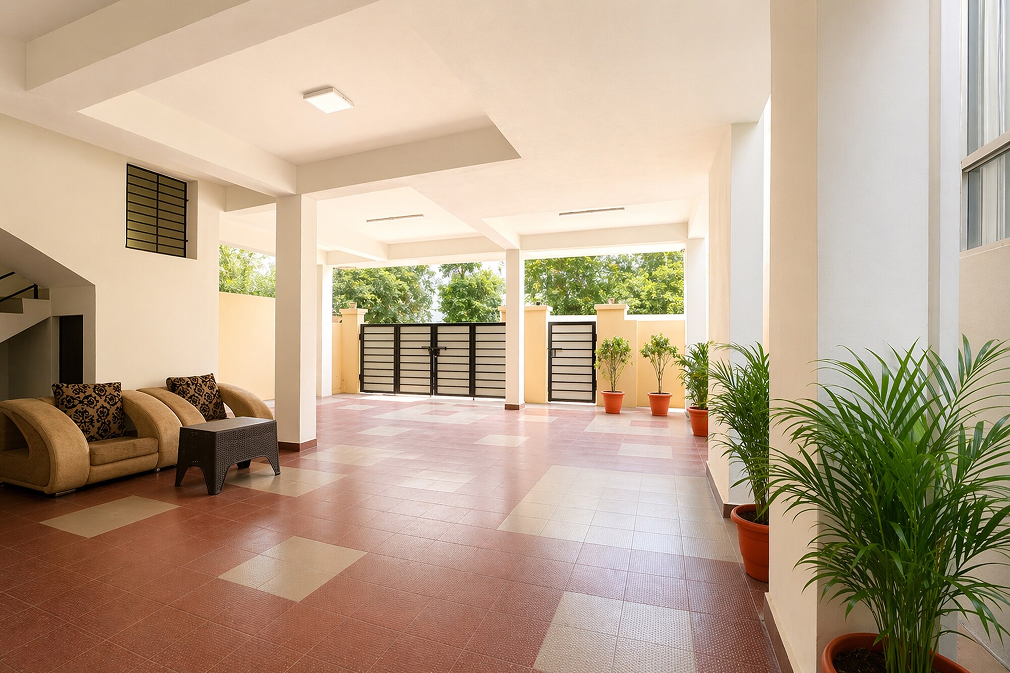 FabHotel MM Home Stay - Tap to explore photos