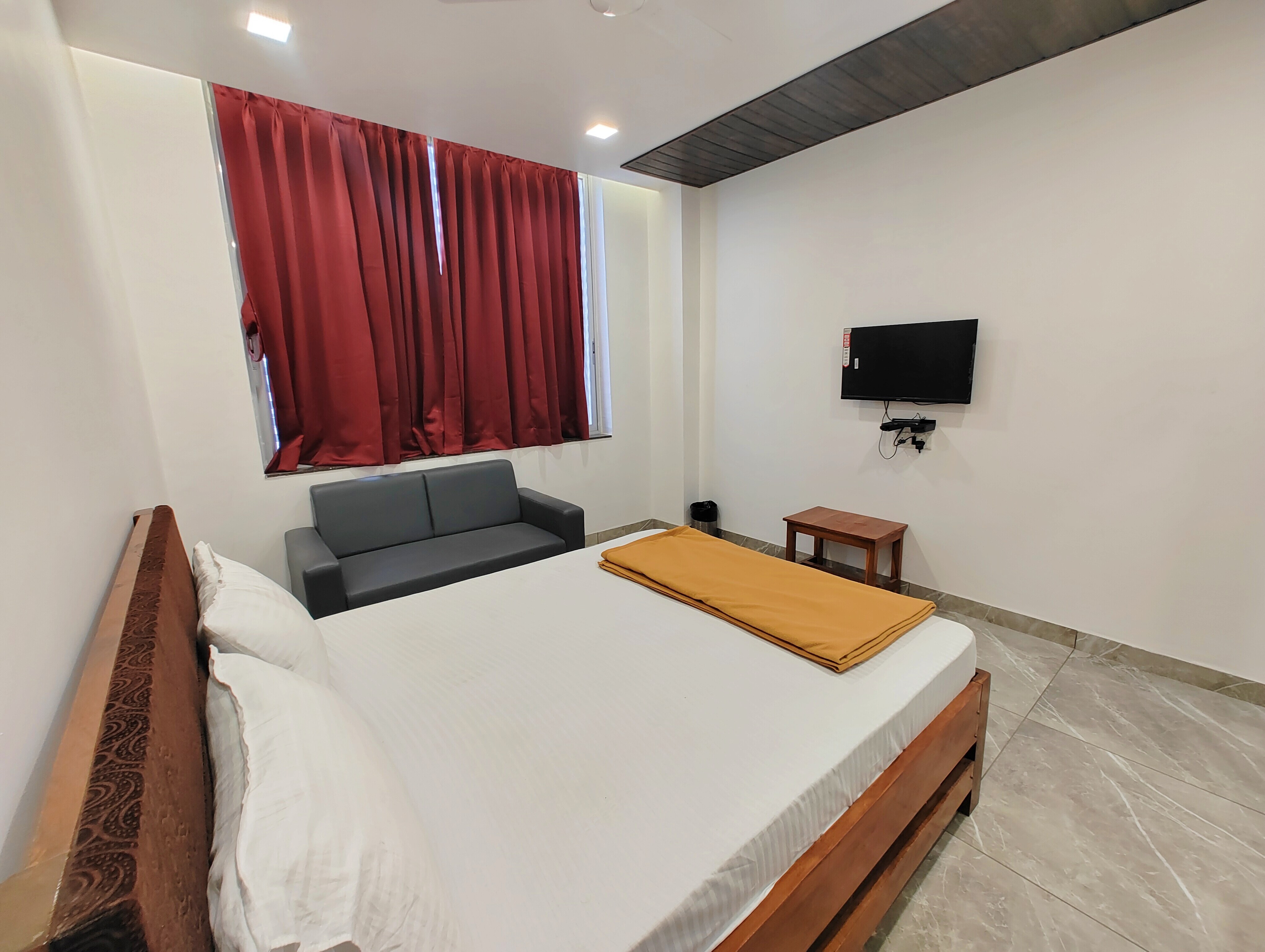 Hotel Nivya Rooms Mandvi - Tap to explore photos