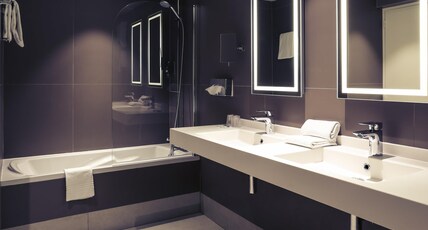 Mercure Blois Centre Room Type - Family Room - 1 double bed and 1 double sofa bed