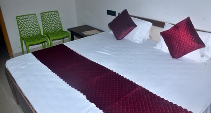 Veda Palace | 900 mts From Temple Room Type - Bedroom 8