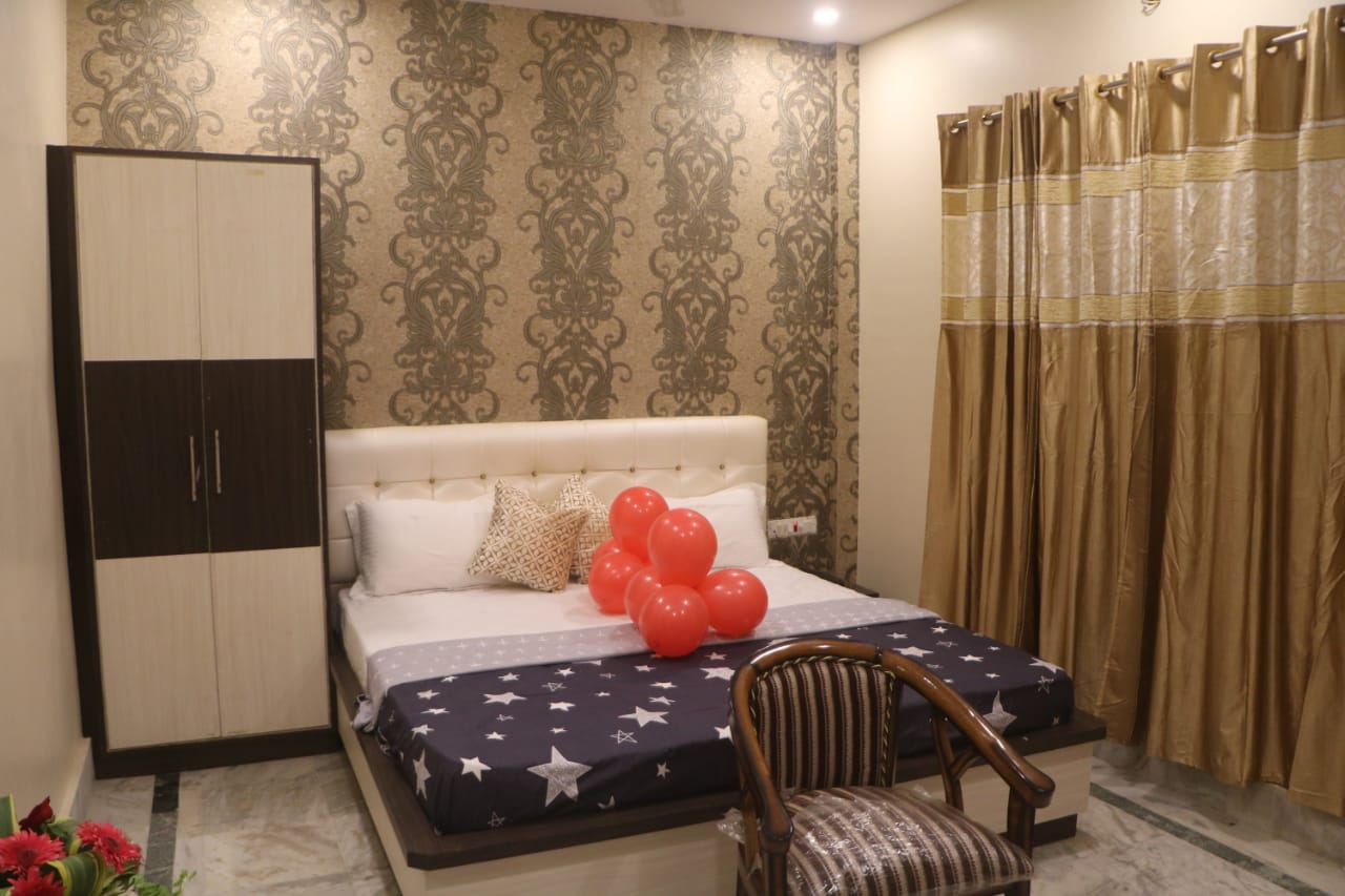 Hotel Ramayana - Tap to explore photos