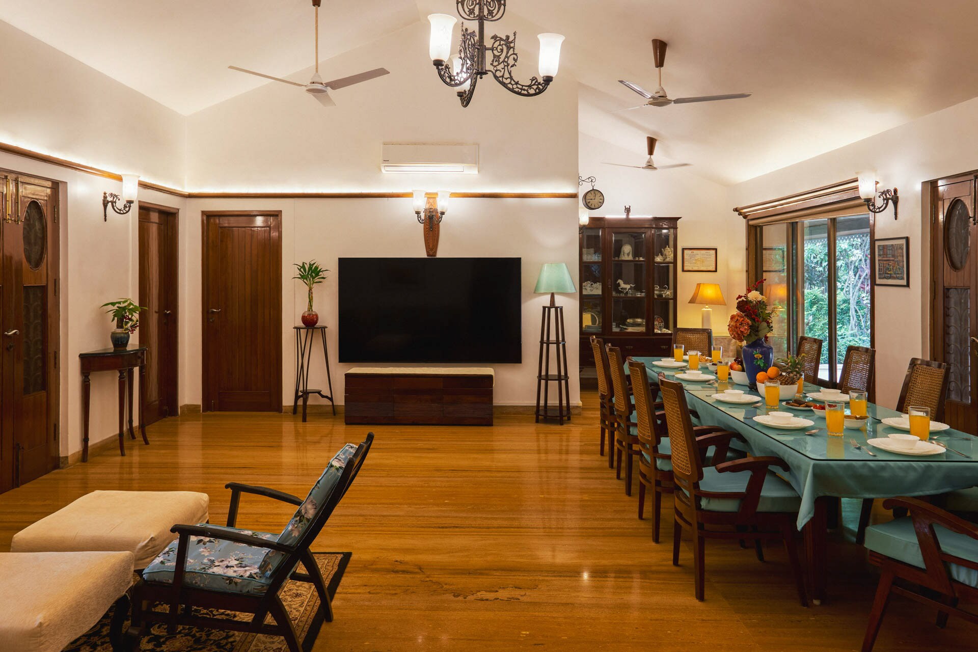 StayVista | Casa Palmera 6 BHK Pool Villa - Tap to explore photos