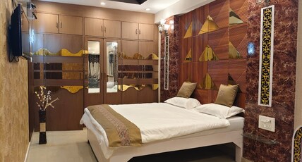 Rajahamsa Grand inn Room Type - Luxury Room