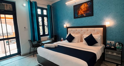 Live Free Hostel | Rooms & Dorms Room Type - Private Deluxe room with attached bathroom