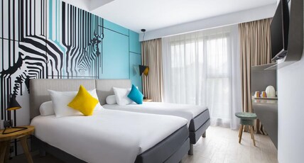 Kamaniiya Petitenget Seminyak Room Type - Superior Room Twin Bed