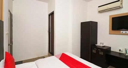Hotel O Surya Continental Room Type - Suite