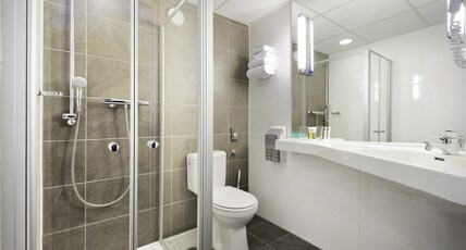 Mercure Hotel Zwolle Room Type - Standard Room with double bed