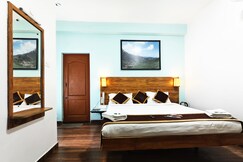Eden Paradise Homestay | Room & Caretaker