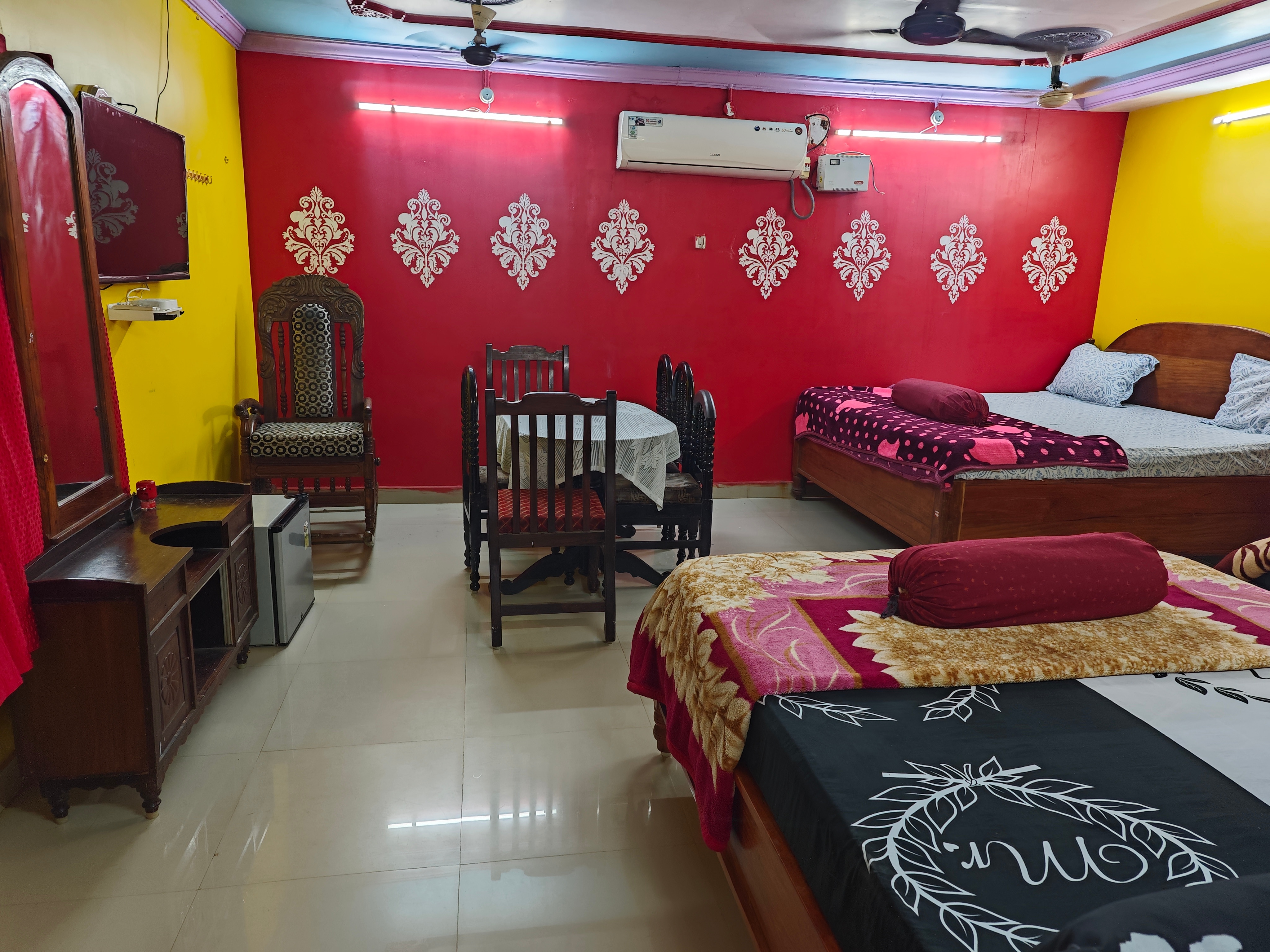 Hotel Balaji Residency - Tap to explore photos