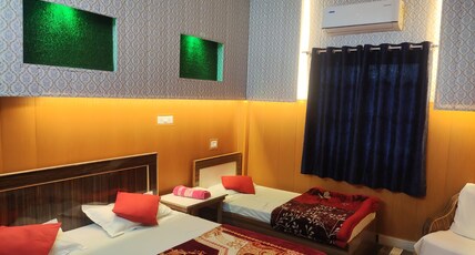 kashi nest Room Type - Deluxe Room with AC
