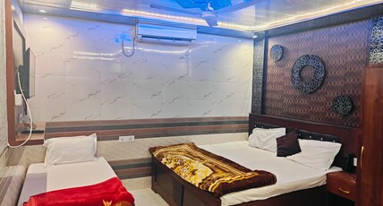 Hanuman Ji Guest house Room Type - Premium Family Room 105