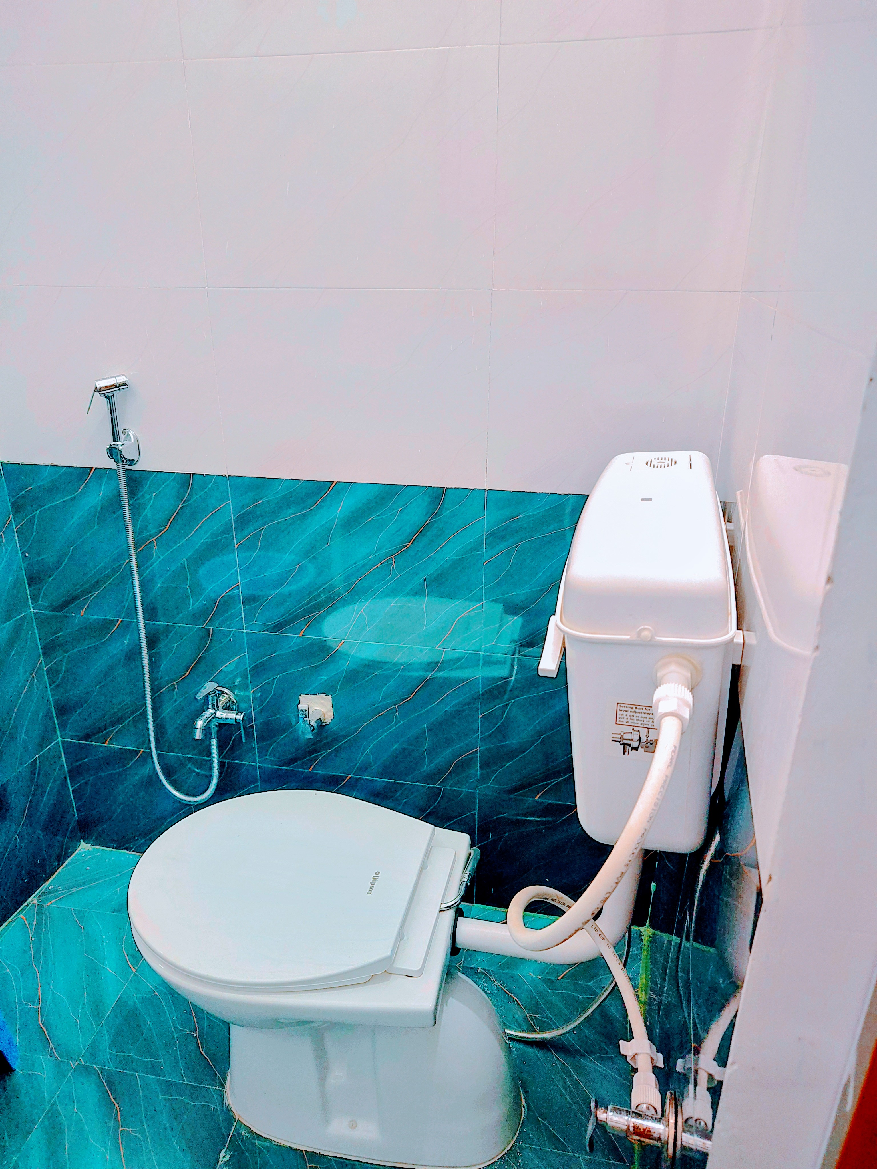 Hotel Raghukul - Tap to explore photos