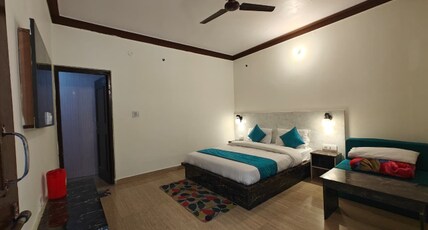 Stays By Bajrangi -Pandukeshwar Room Type - Deluxe Bed Room