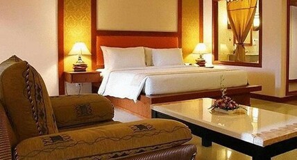 Baumanburi Hotel Room Type - Executive Pool View King Room With Balcony