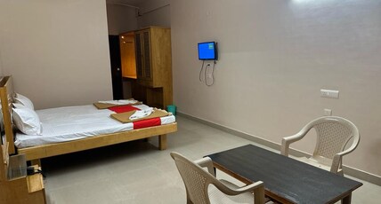Dwaraka Inn Room Type - Standard AC Room