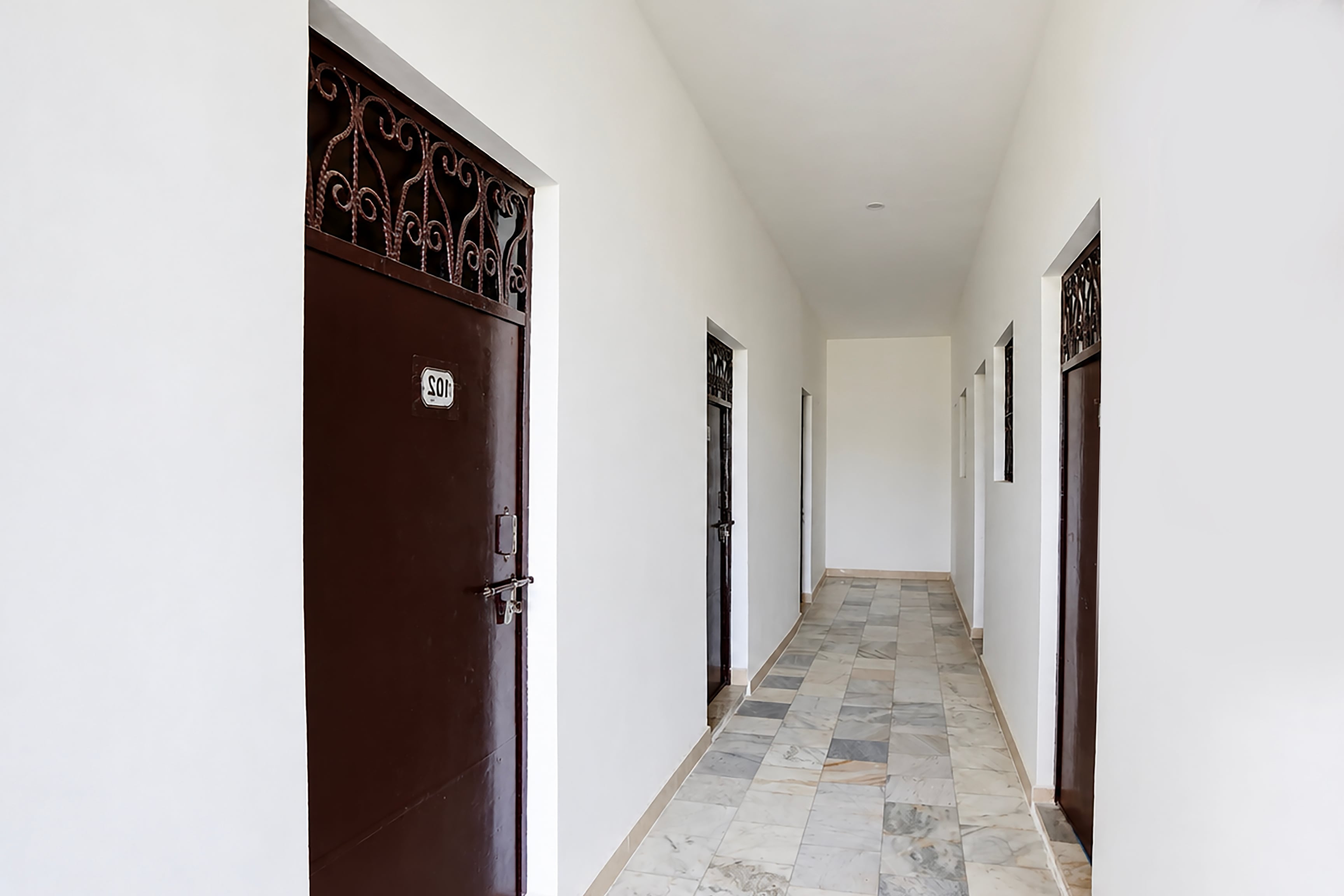 HOTEL O AAVYA INN - Tap to explore photos