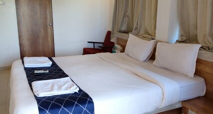Strawberry King Resort Room Type - Deluxe Room with Balcony