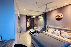 Couple s Escape 43rdFloor Heaven