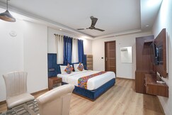 FabHotel Golden Eye Inn - Nehru Place Market