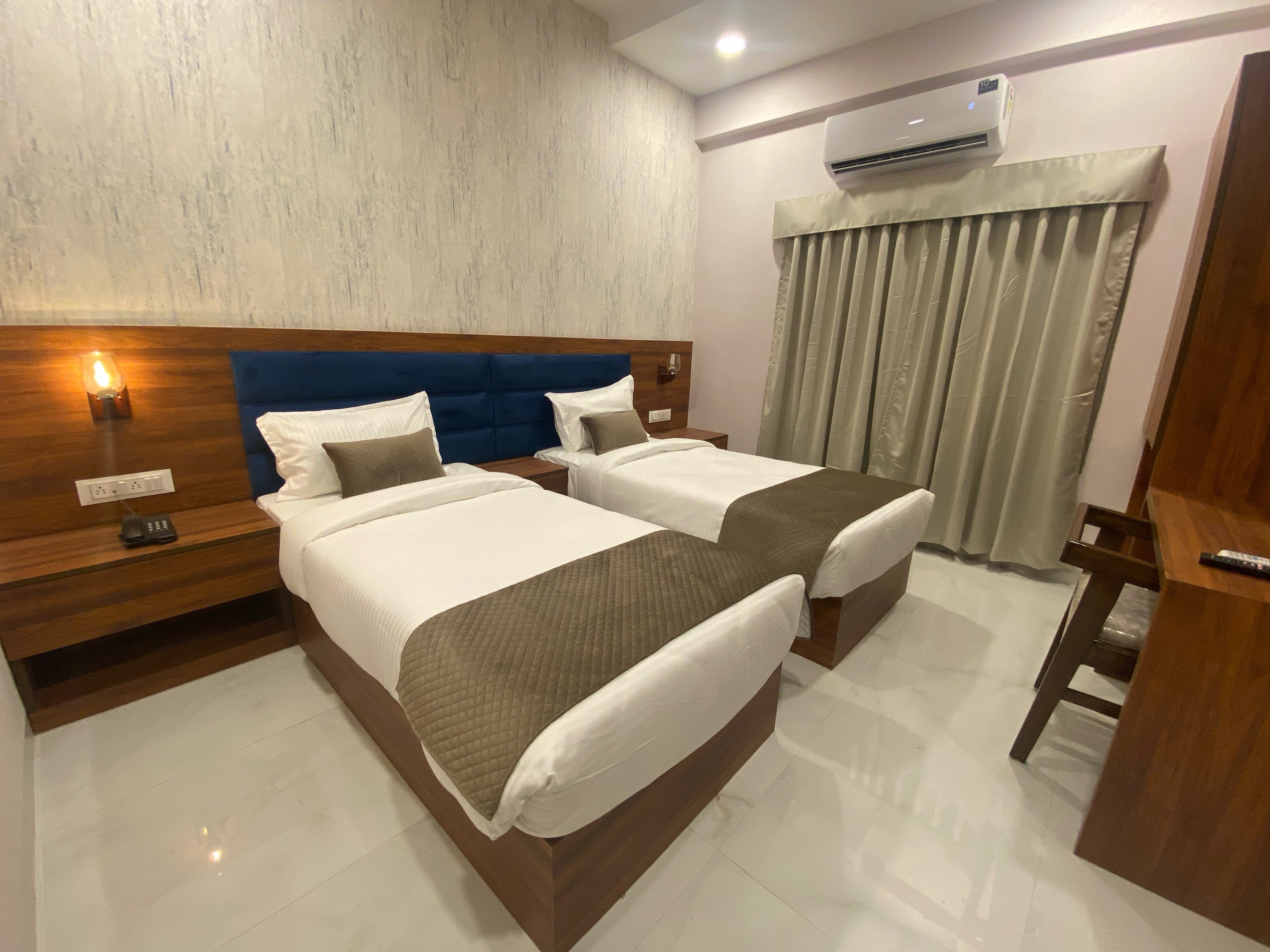 Hotel Mumbai LIG Square - Tap to explore photos