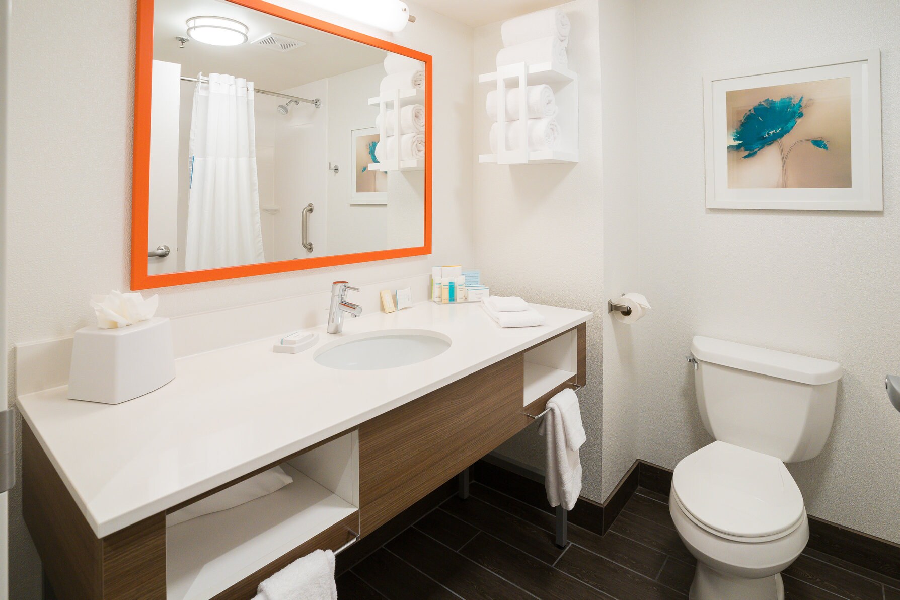Hampton Inn Clarks Summit-Scranton - Tap to explore photos