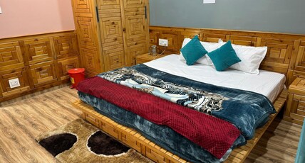 Raj Guest House Room Type - Deluxe Room