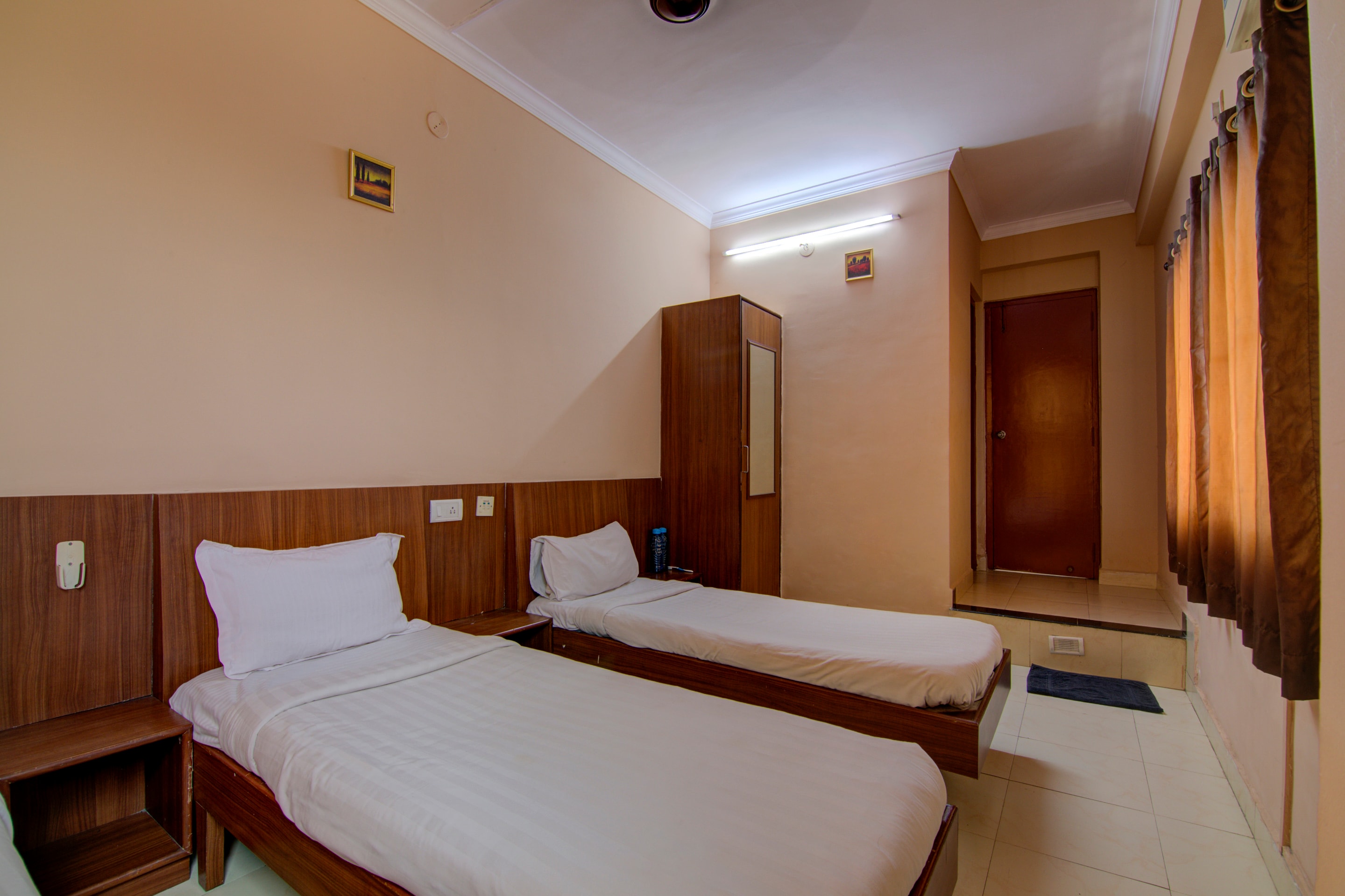 Nash Inn Electronic City - Tap to explore photos