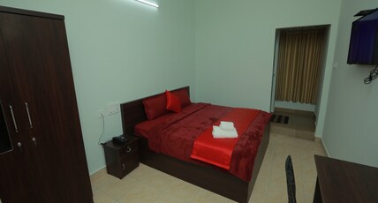 Premier Tourist Home Room Type - DOUBLE ROOM Non AC