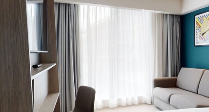 Hampton by Hilton Manchester Northern Quarter Room Type - QUEEN ROOM WITH SOFA