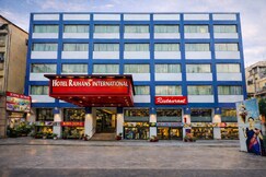 Hotel Rajhans International 