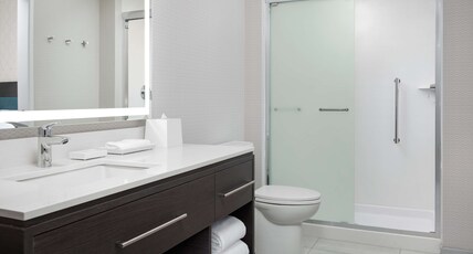 Home2 Suites by Hilton Orlando Southeast Nona Room Type - 1 KING 1BEDROOM SUITE