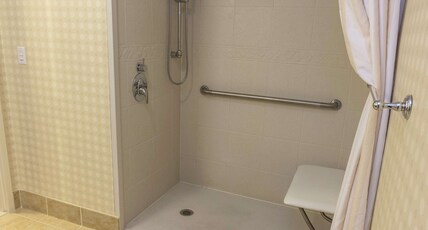 Hilton Garden Inn Bangor Room Type - 1KNG MOB HEARNG ACC RI-SHW