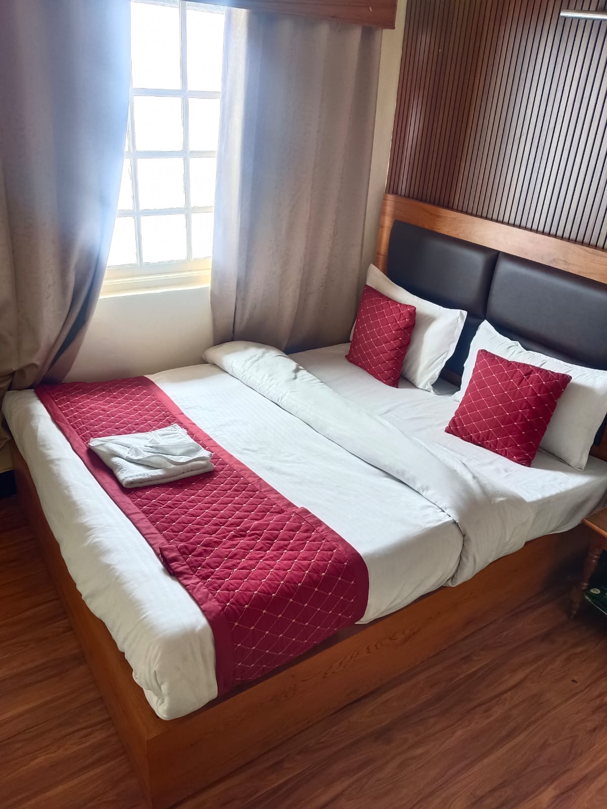 Hotel Manakamna Residency - Tap to explore photos