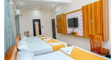 Sree Kumaran Grand Room Type - Luxury Suite Room or SIx cot Sree Kumaran Grand Room Type - Luxury Suite Room or SIx cot