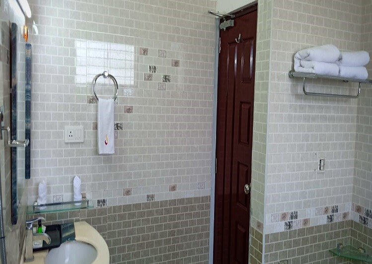 HOTEL JYOTHIS REGENCY - Tap to explore photos