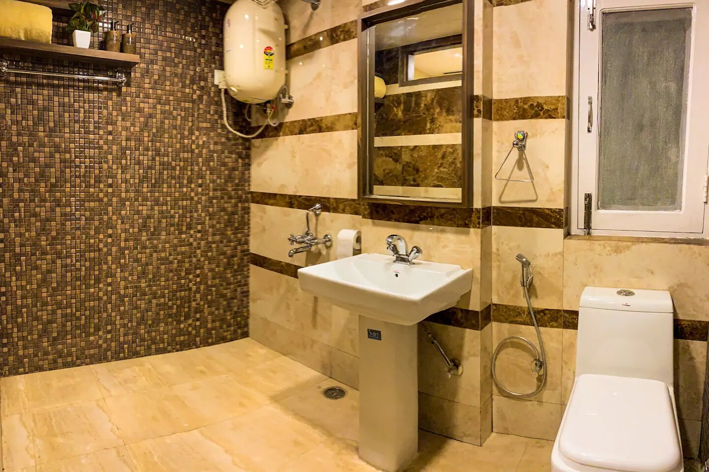 Uptown Boutique Home 1: Luxuriously Homely 2 BHK - Tap to explore photos