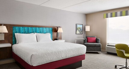 Hampton Inn & Suites New Haven - South - West Haven Room Type - 1 KING BED NONSMOKING