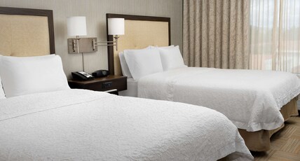 Hampton Inn & Suites Phoenix/Tempe Room Type - 2 QUEENS W FRIDGE NOSMOK