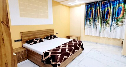 THE VIBES HOTEL Room Type - Luxury Room