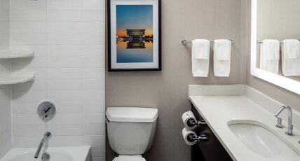 Hilton Albany Room Type - 2 DOUBLE BEDS