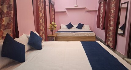 Madhavi Homestay Room Type - AC Double Bed with Extra Bed