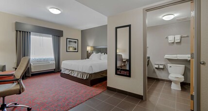 Best Western Plus Eastgate Inn & Suites Room Type - Accessible - 1 Queen, Mobility Accessible, Roll In Shower, Sofabed, Non-Smoking, Full Breakfast
