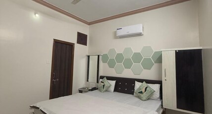 Hotel Shree Siddhi Vinayak Room Type - STANDARD ROOM WITH BREAKFAST
