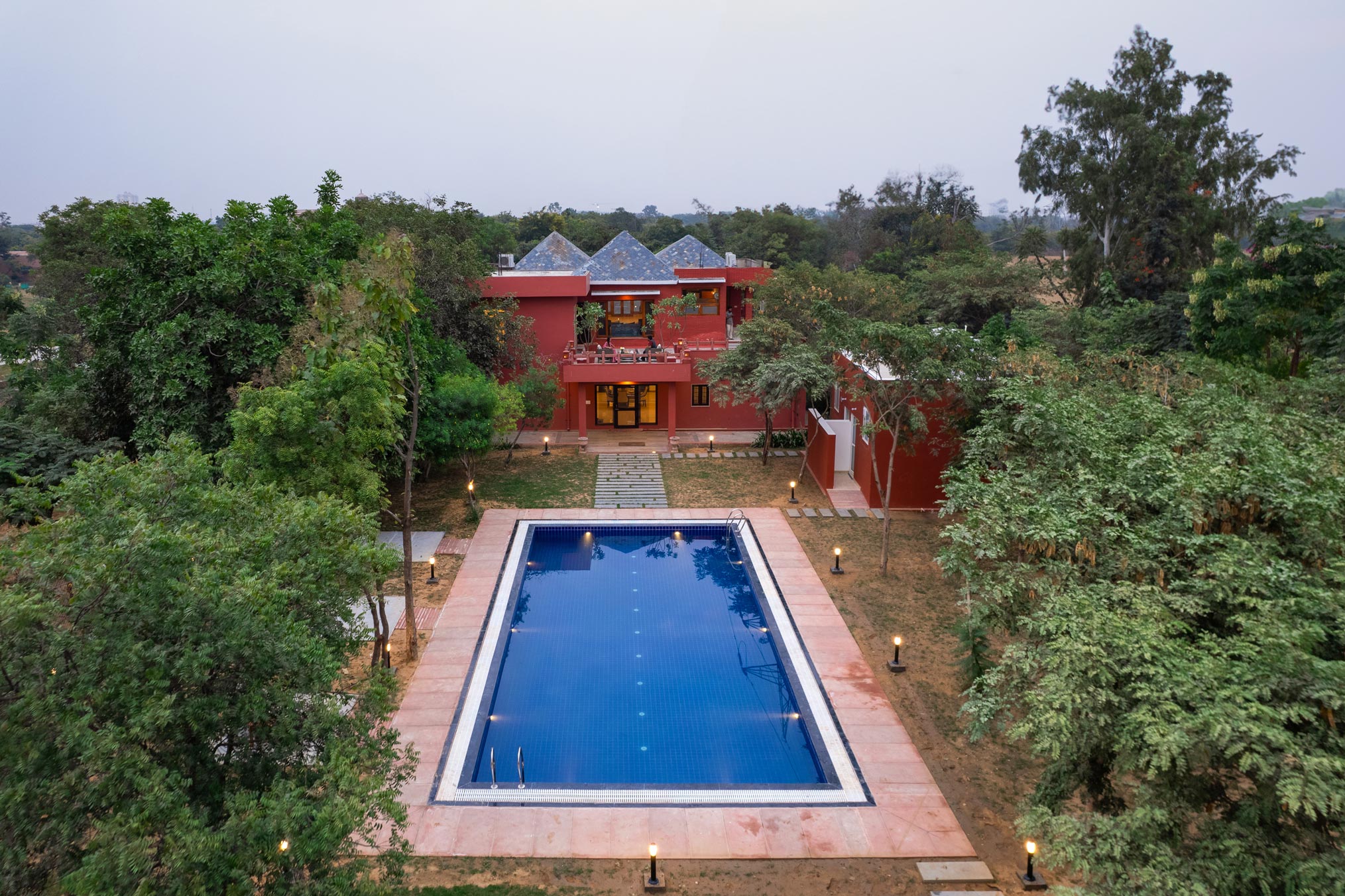 LohonoStays  Villa Morbaugh - Tap to explore photos