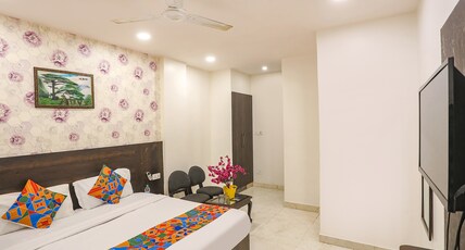 FabHotel Royal Galaxy Room Type - Premium Room FabHotel Royal Galaxy Room Type - Premium Room