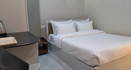 HOTEL JAY JAY Room Type - Budget Double Room