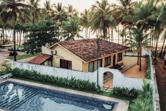 2BR Beachfront Villa with Pool - Villa Marina I